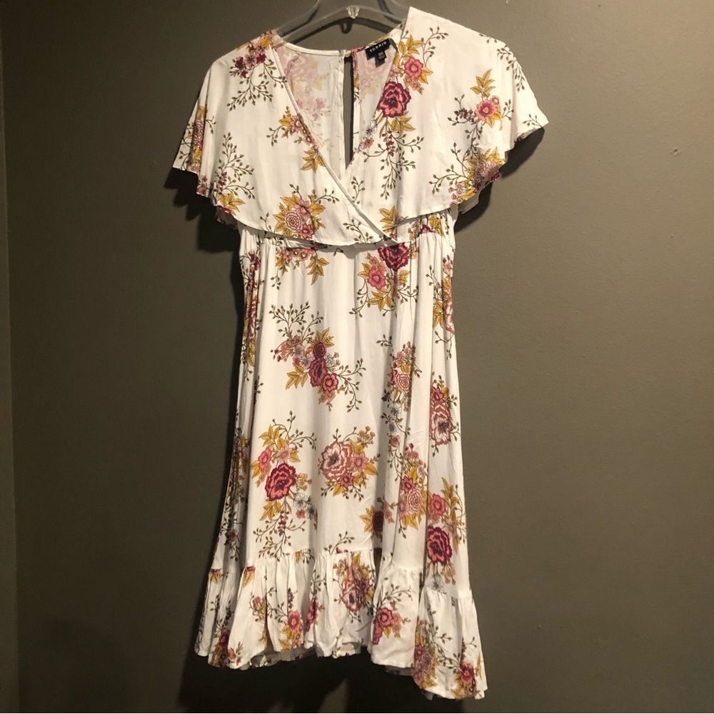 Torrid Floral Cape Sleeves Dress, 00